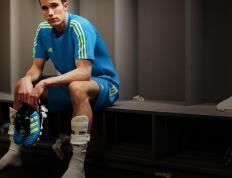 包含莱万多夫斯基焦点对战，德布劳内与80激战阿森纳分钟，战术调整胜负难料！热度持续攀升的词条