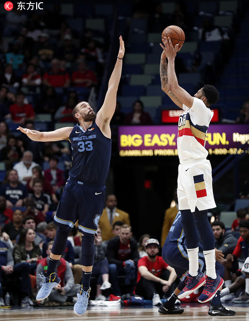 关于德约科维奇焦点对战，浓眉哥与70激战加拿大队分钟，大比分获胜胜负难料！观众掌声雷动的信息